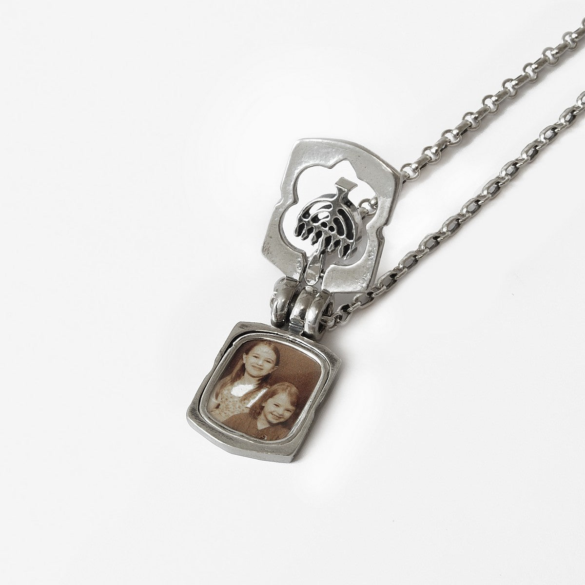 HANRU 925 Sterling Silver Locket Necklace That Holds 1-2 Pictures